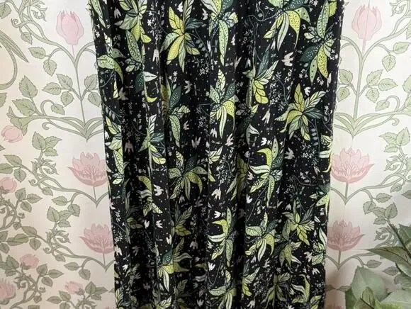 BODEN Green and Black Floral N-Neck Jersey Midi Dress - Size - 10 - Picture 9 of 10